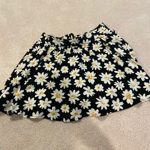 White and black Daisy skort